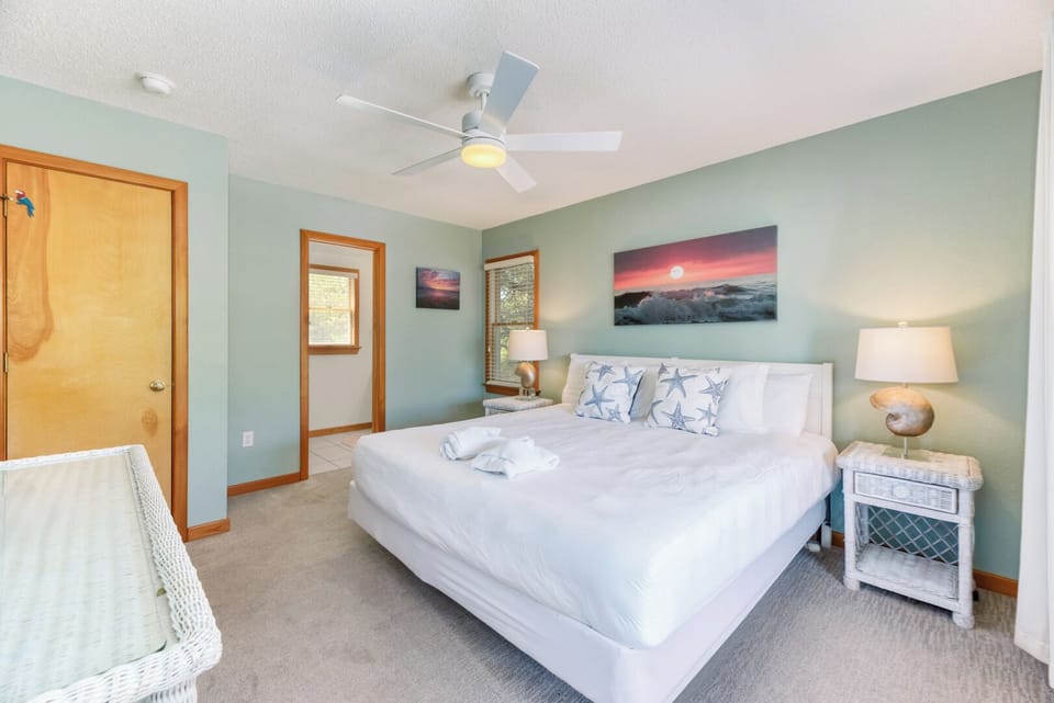 King En Suite with Deck Access on Second Level