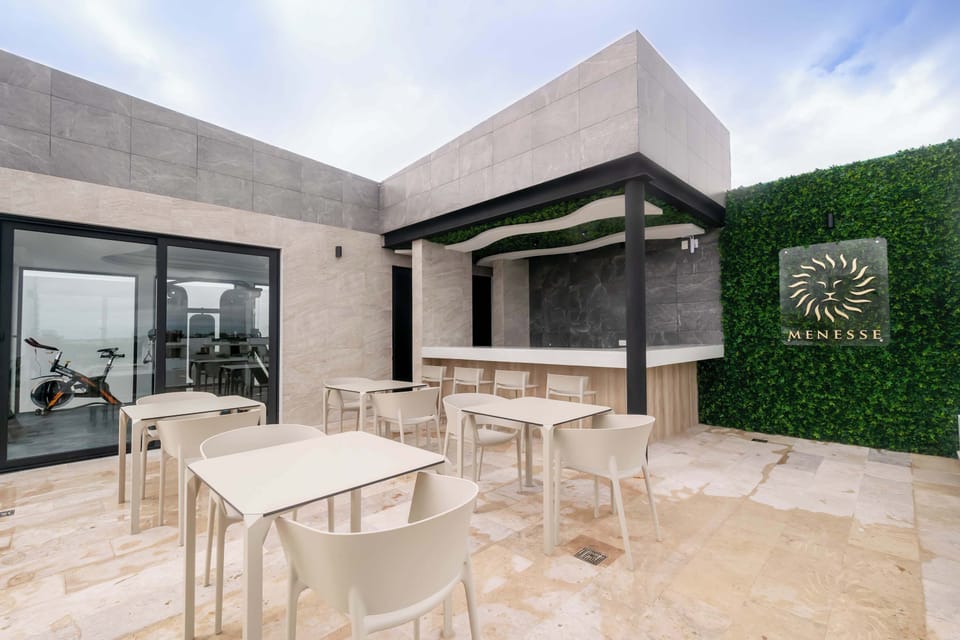 Shared outdoor oasis: perfect for evening cocktails.
