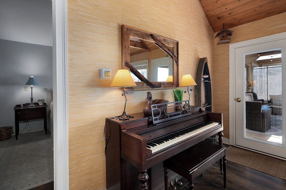Big Sky - Dining Area