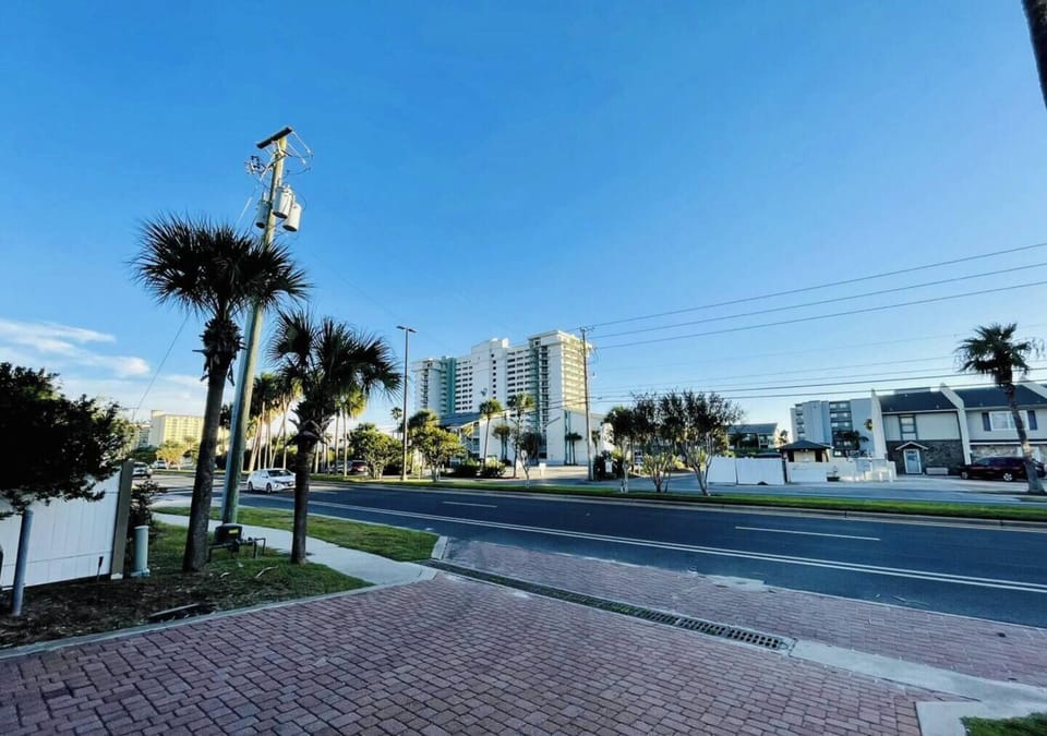 75CAC32B-1294-4D0C-9148-67B7A03E1E93