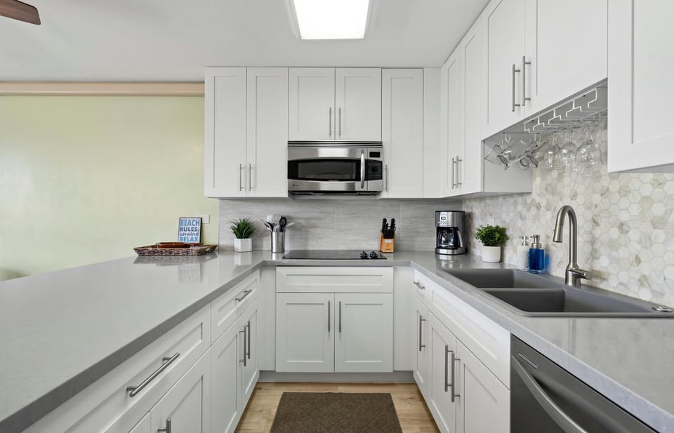 Lots of counter space to prepare meals