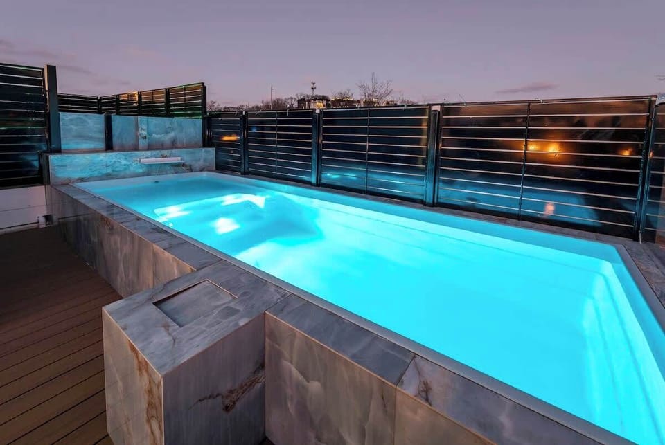 Large heated pool with jets - open year round. 