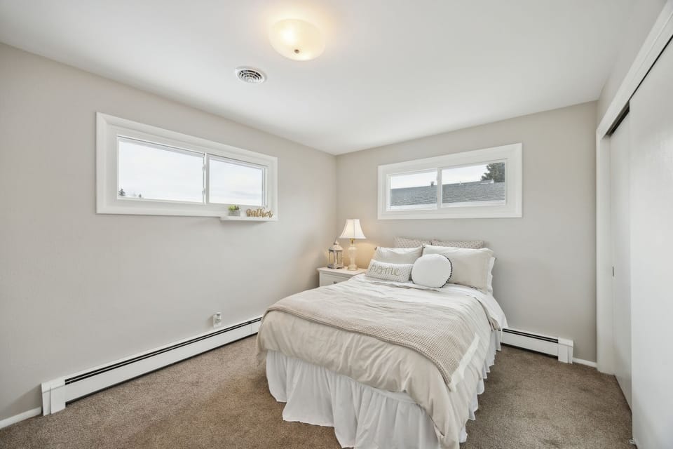 Indoors, Home Decor, Lamp, Bed, Furniture
