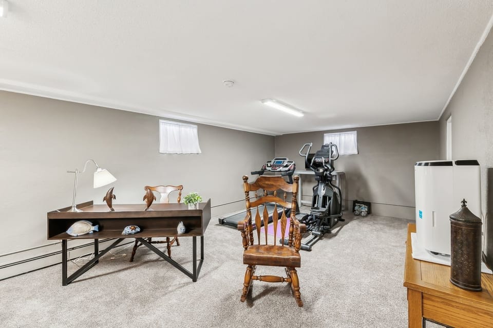 Indoors, Floor, Furniture, Table, Living Room