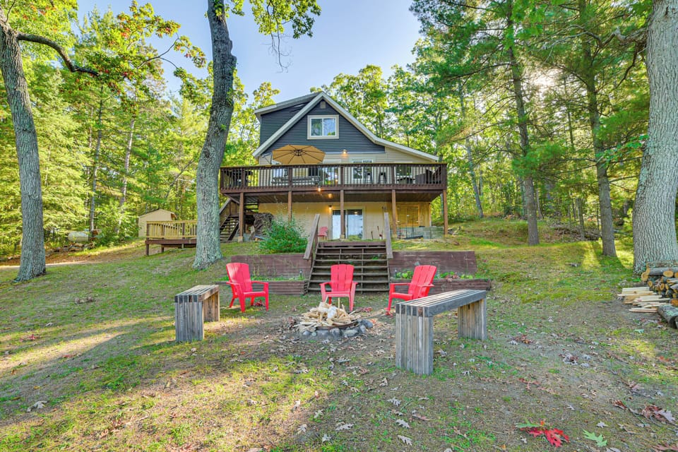 Curran Vacation Rental | 4BR | 2.5BA | 3 Steps Required | 1,500 Sq Ft