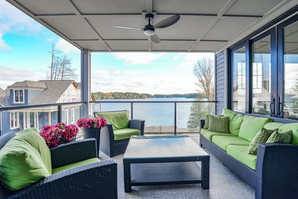 Sunnyside Covered Balcony