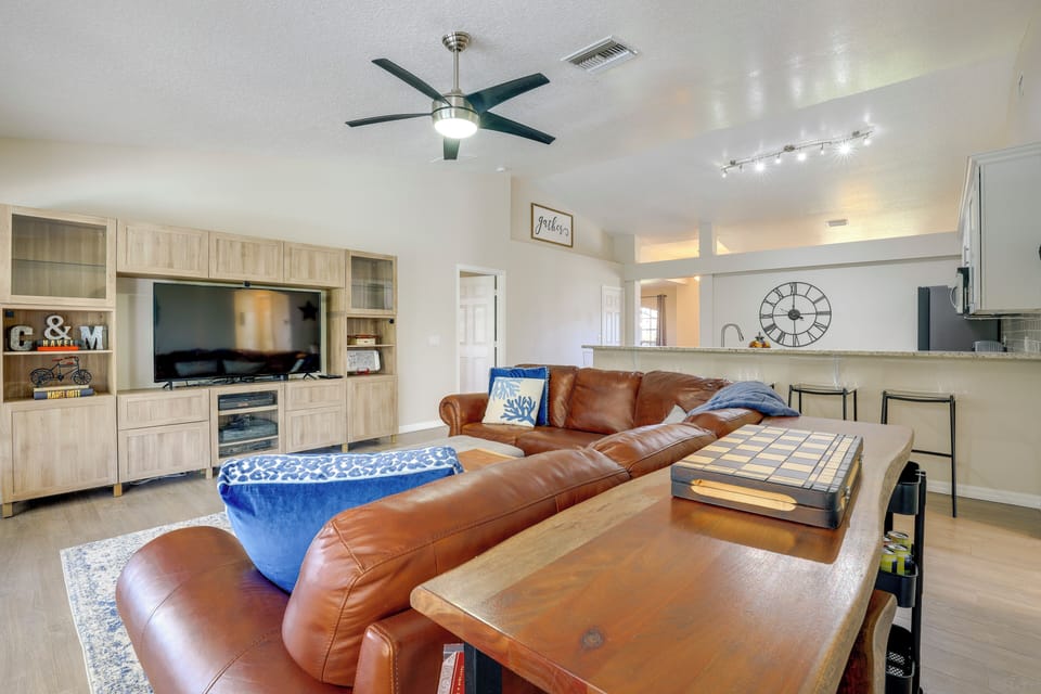Interior | Central Heating & A/C | Free WiFi