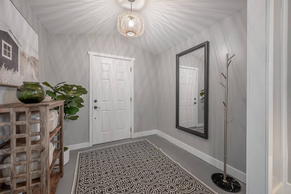 Entry to the open living space in this cozy place