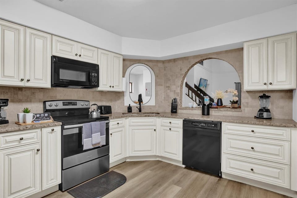 Another view of the kitchen