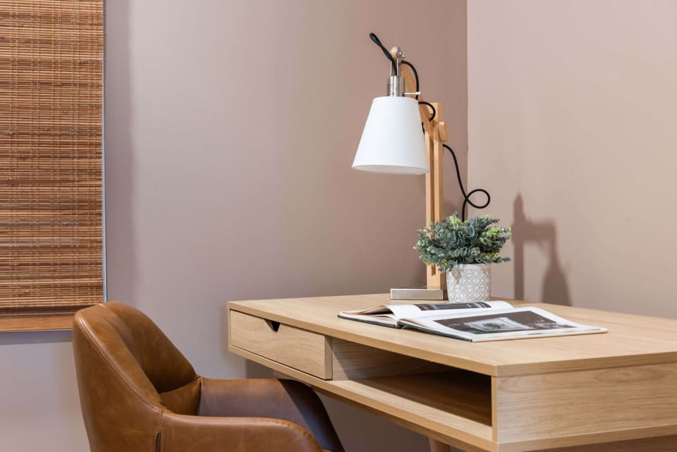 Guest Bedroom, Workspace