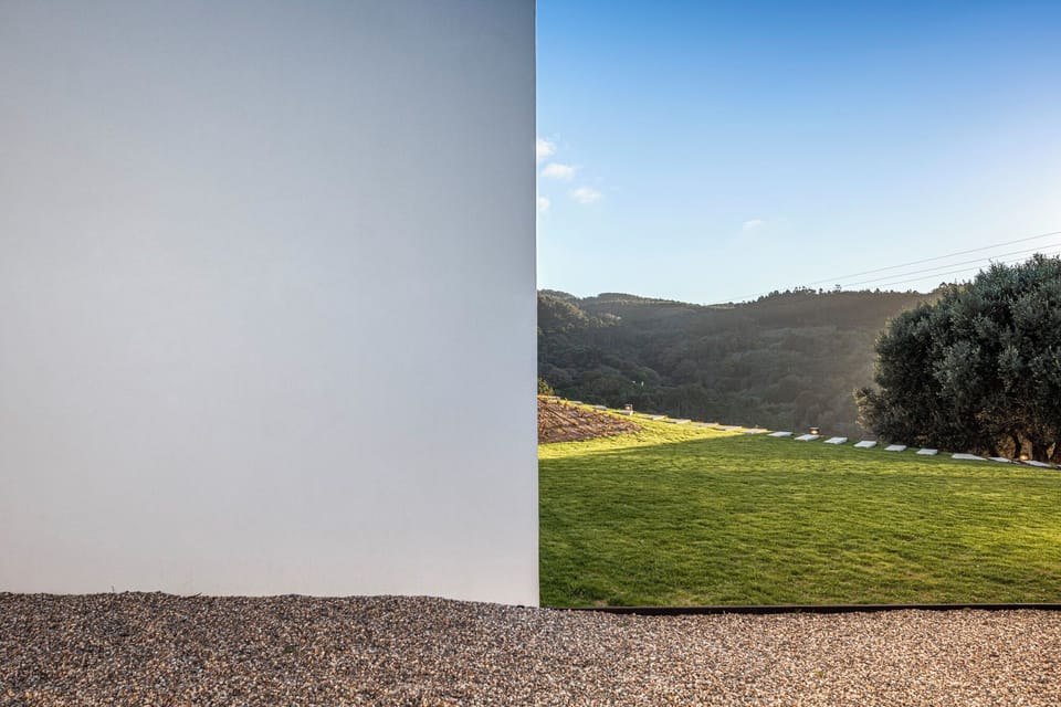 Garden with a view (view from the main gate to the car parking) 