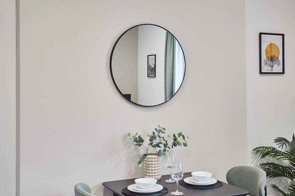 Apartment 3, Upton House, Northampton - Host & Stay