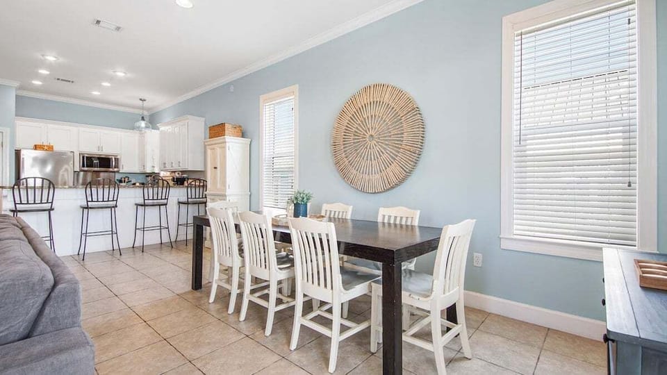 Dining area - 2nd floor