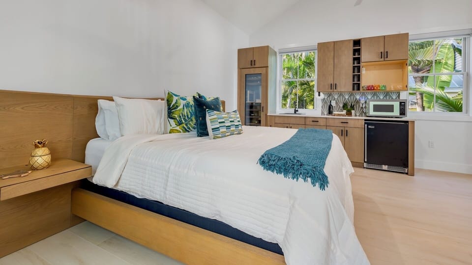 Studio cottage has a kitchenette as well...