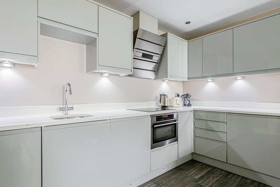 Say goodbye to basic kitchen amenities with our modern and high-quality cooking appliances.