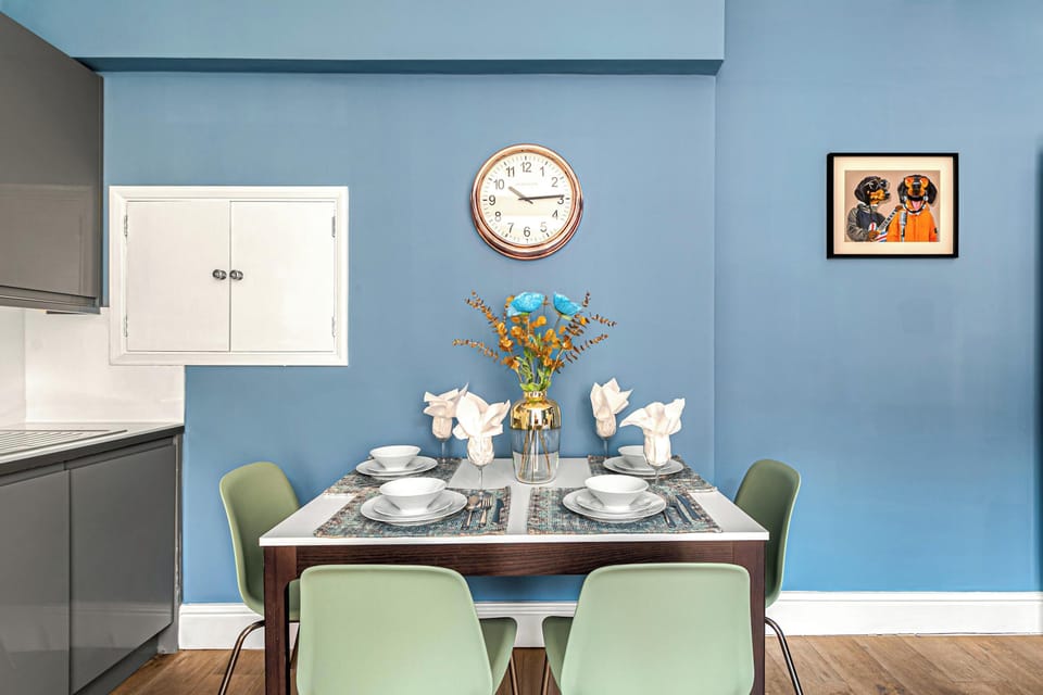 Elegant dining setup with floral centrepiece