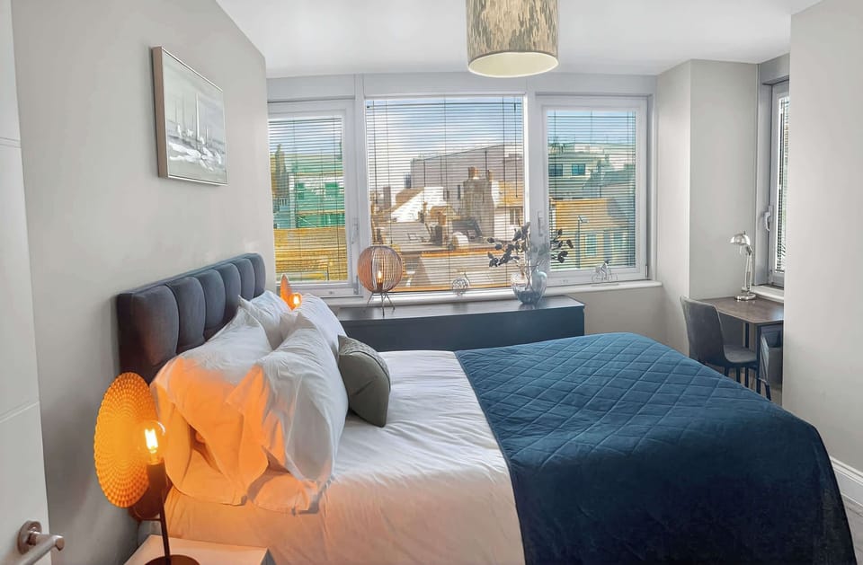 Whether it’s a nap or a lie-in, this space has you covered.