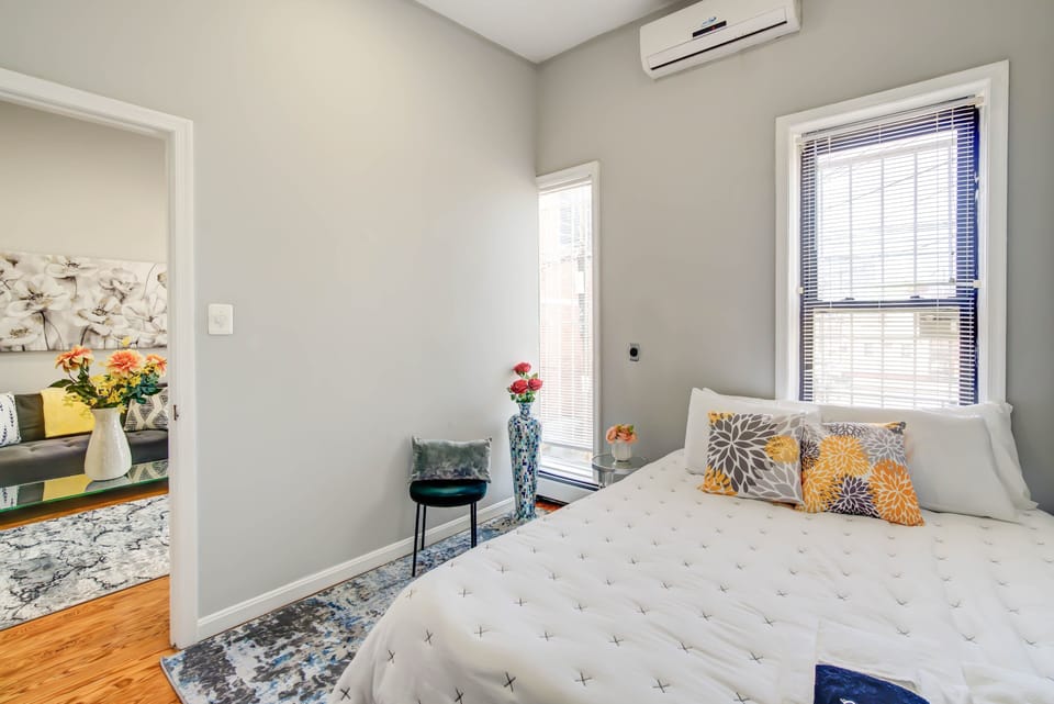 Indoors, Home Decor, Cushion, Furniture, Bed