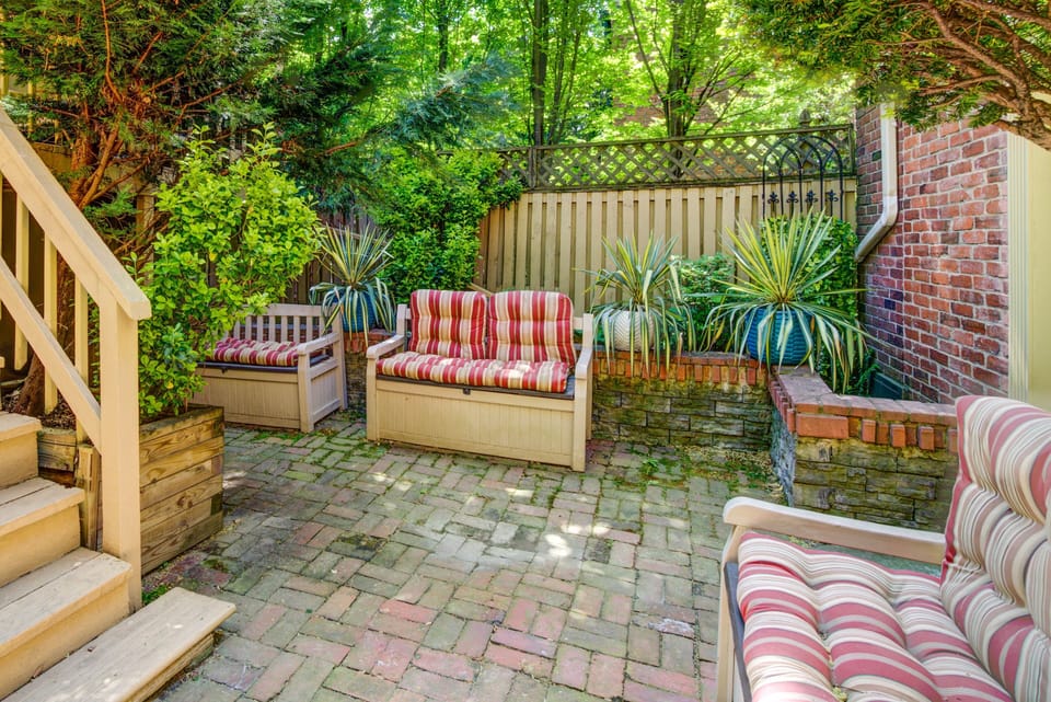 Nature, Outdoors, Yard, Garden, House