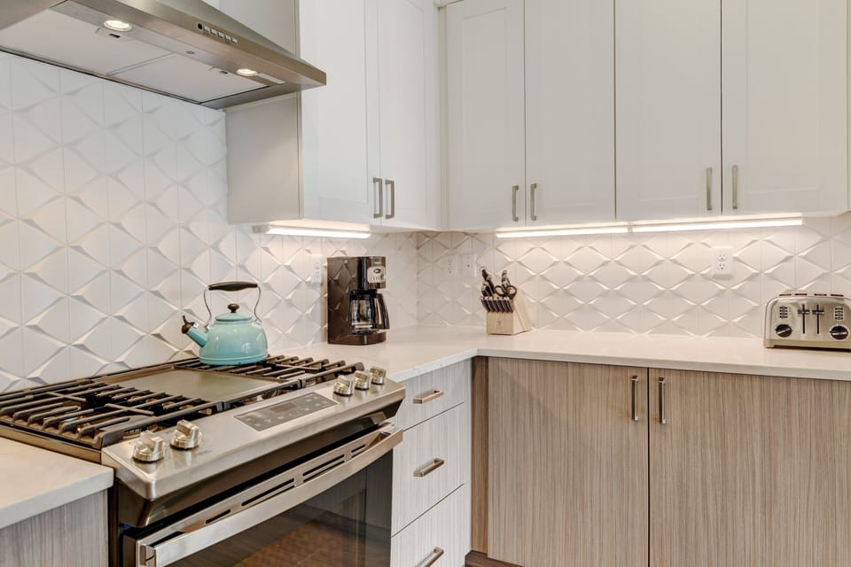 Stunning Kitchen Details Make Cooking in This Kitchen A Dream