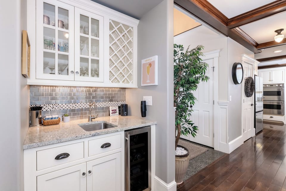 Wet Bar - great room
