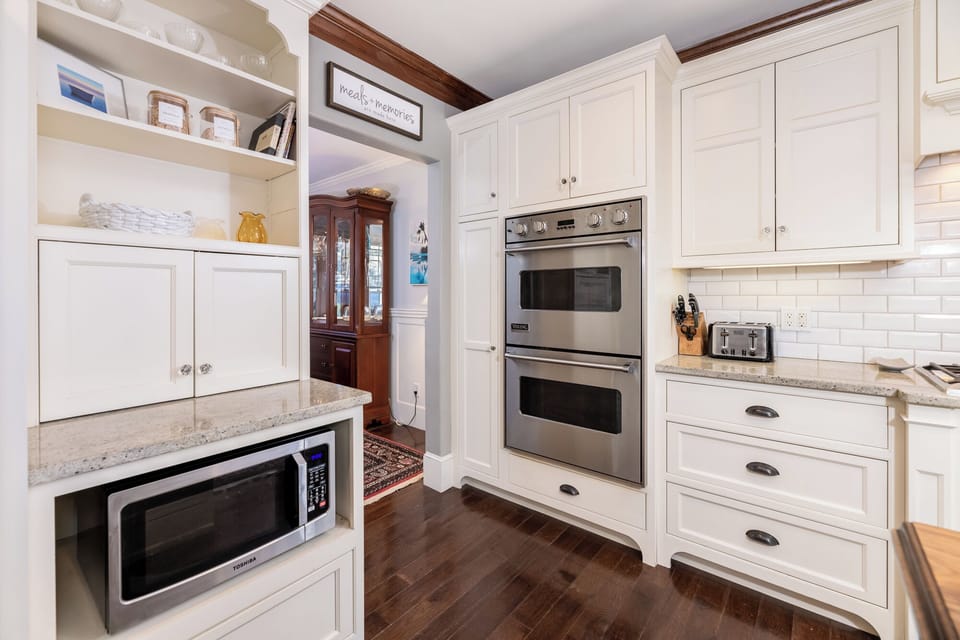 2 Viking wall ovens and microwave.  
