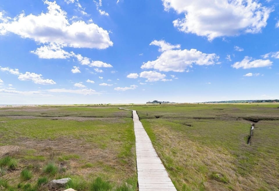 Boardwalk out to the Spit beach. Walkway less than 5 min walk from the house.