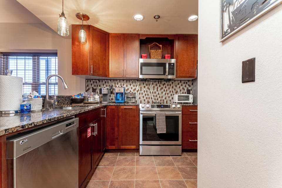 full loaded modern kitchen