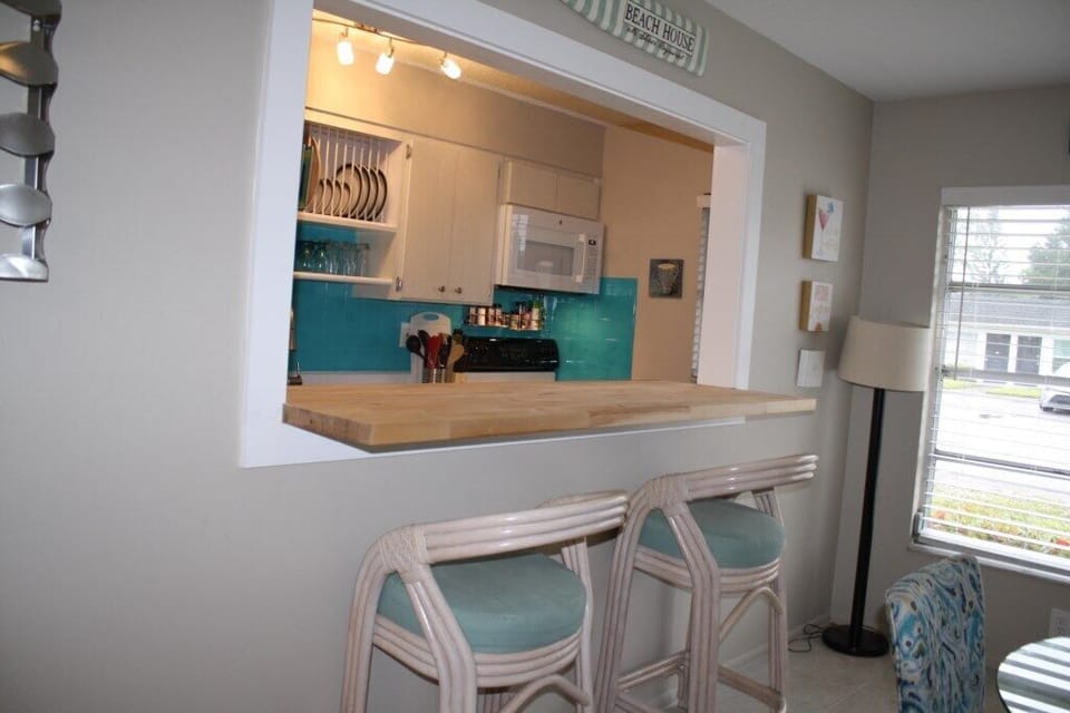Passthrough to kitchen
