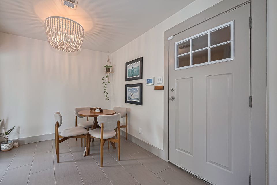 Little dining nook