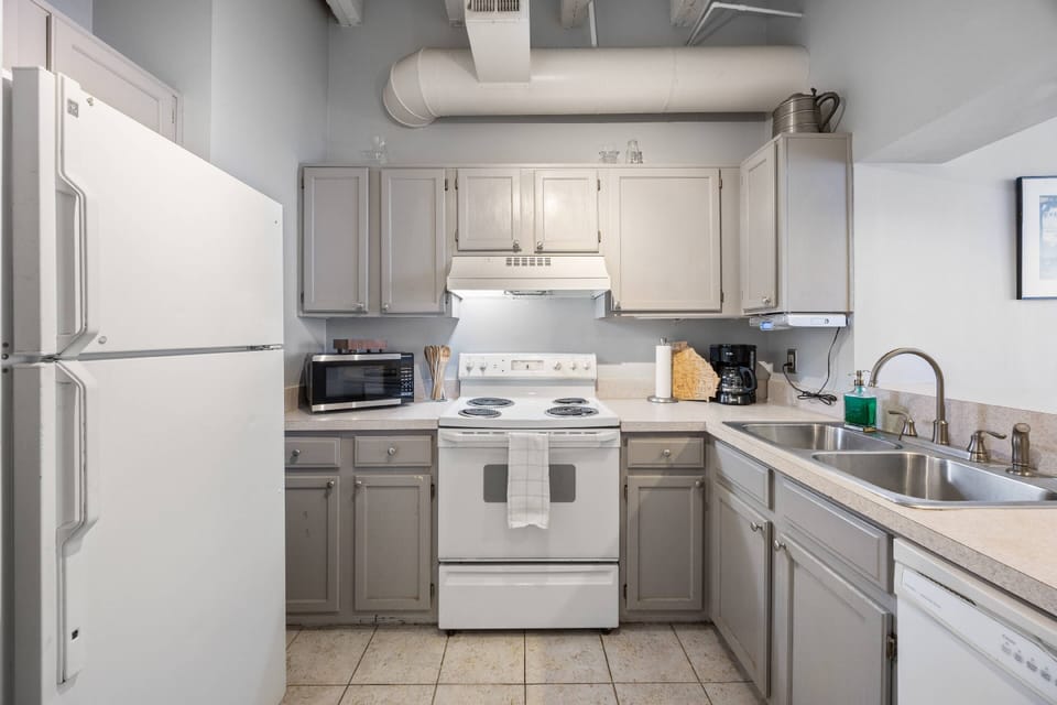 Kitchen has all your needs