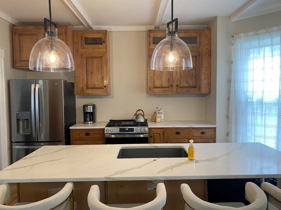 Brand new kitchen with seating for 4