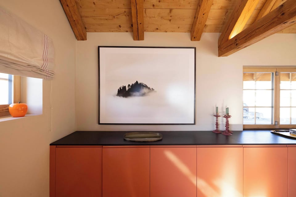 lots of storage space and beautiful art 