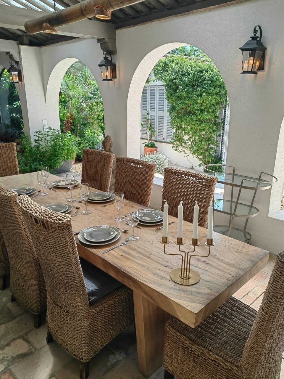Outdoor dining