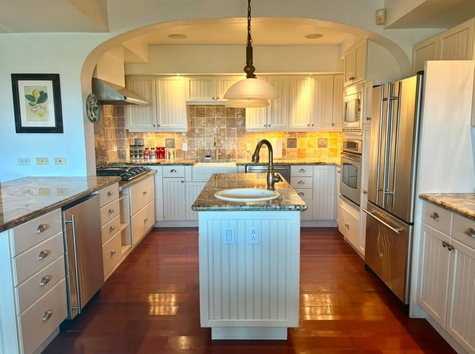Full Kitchen including amenities like Keurig coffee maker and Air Fryer