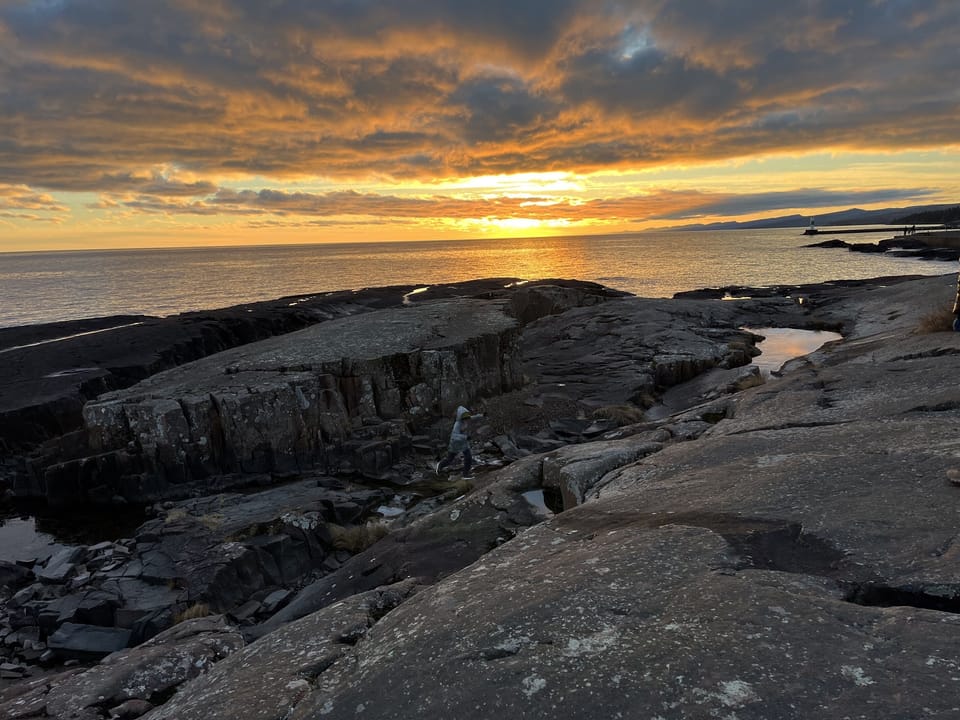 Discover the charm of Grand Marais, 25 miles away—a picturesque gem named one of America’s favorite small towns. Wander through its quaint streets lined with unique shops, cozy cafes, and local art galleries. Then head to the iconic Artist Point!