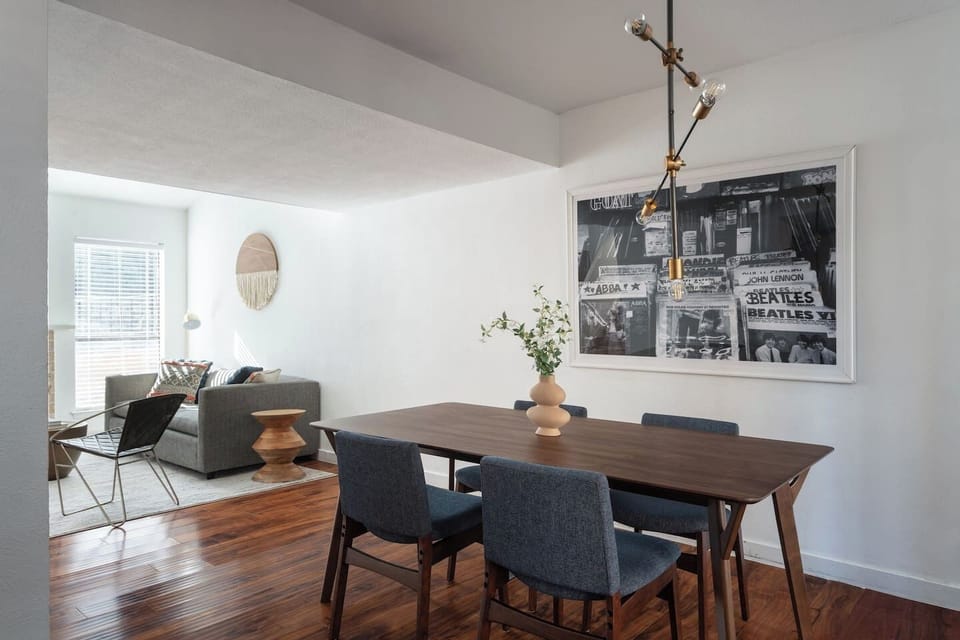 Dining / Breakfast Area