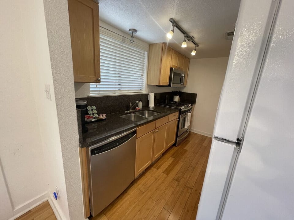 Fully Equipped Kitchen!