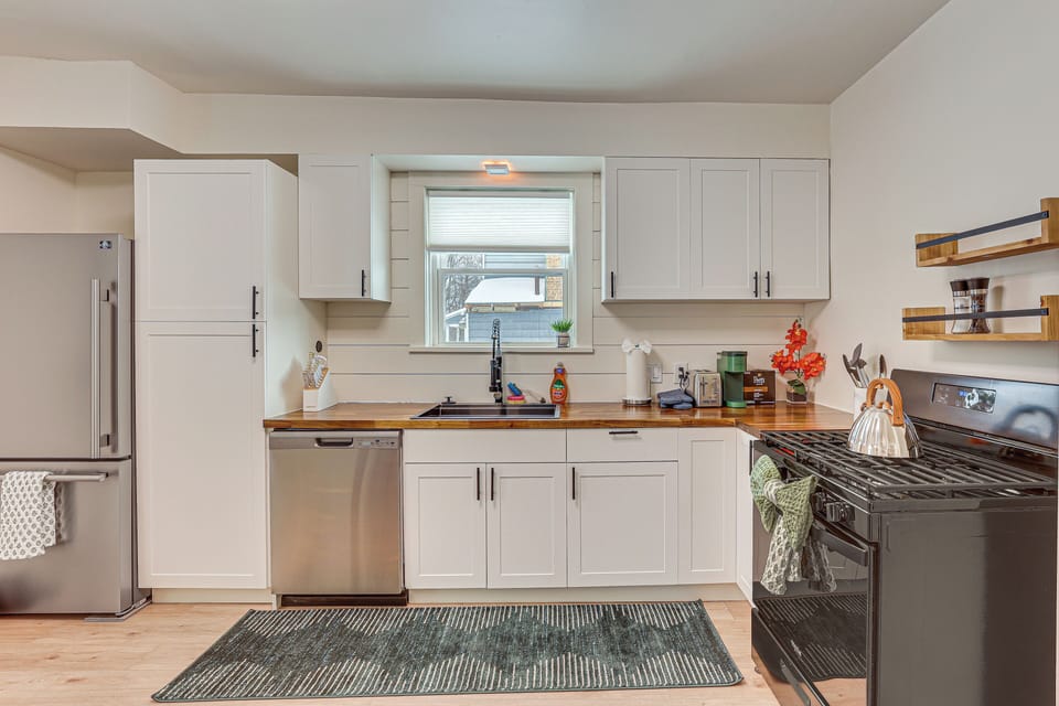 Kitchen | Keurig | Blender | Toaster