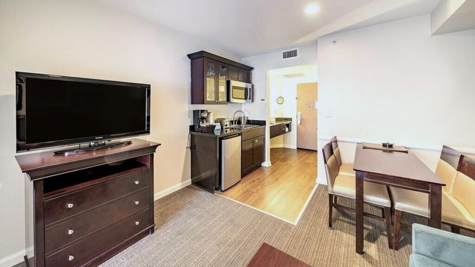 1Club Wyndham Peacock Suites_16.jpg