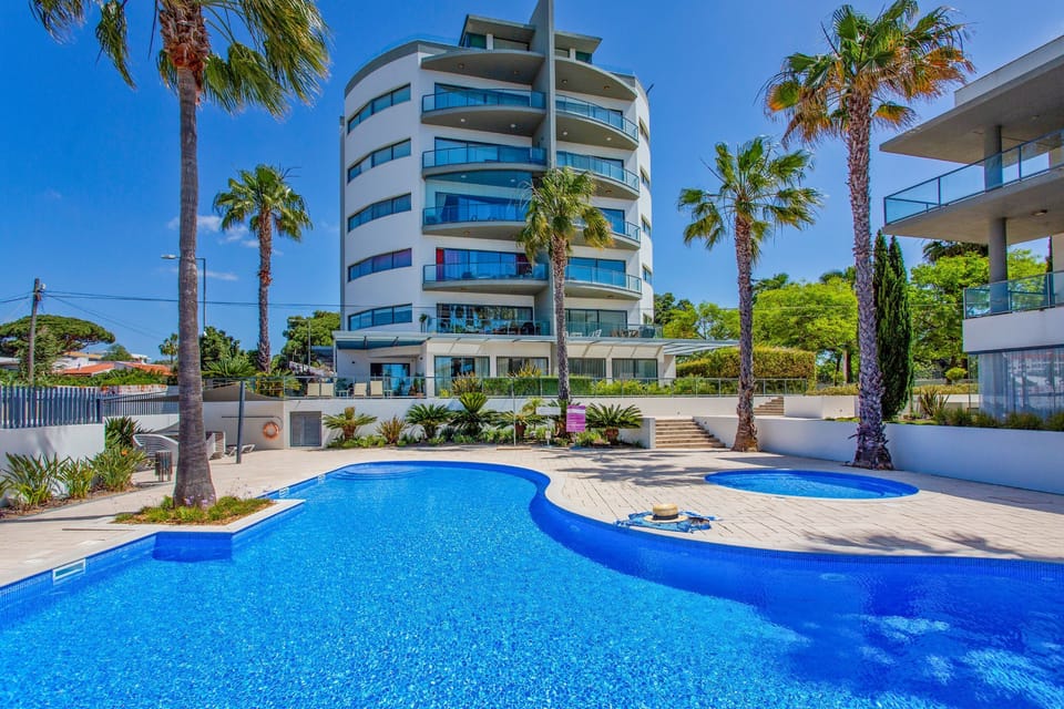 Share the pool experience