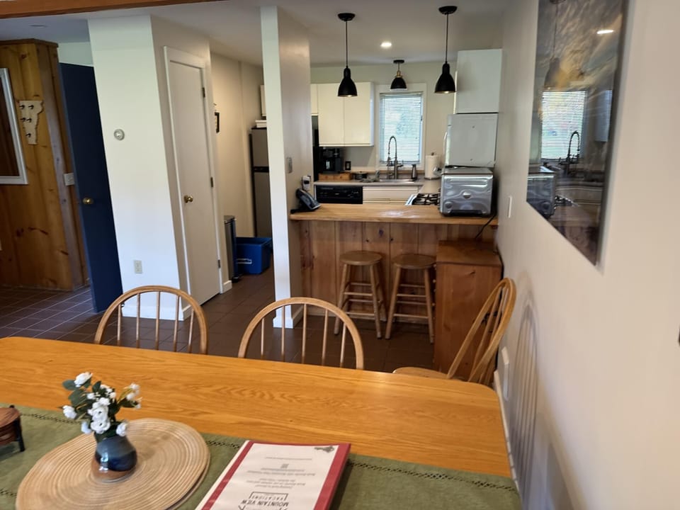 Family-Friendly Getaway in Stowe Condo, Walkable! (6397)