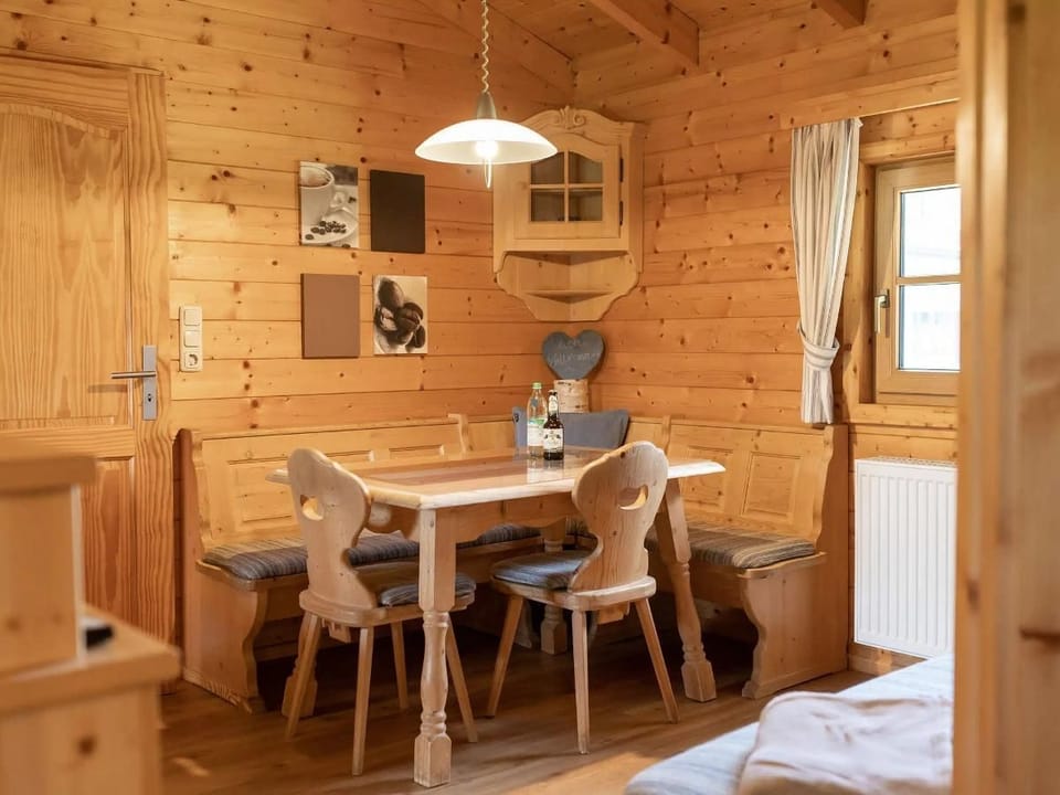 Wooden house - adjacent to the wide meadows Apartment in Bavaria