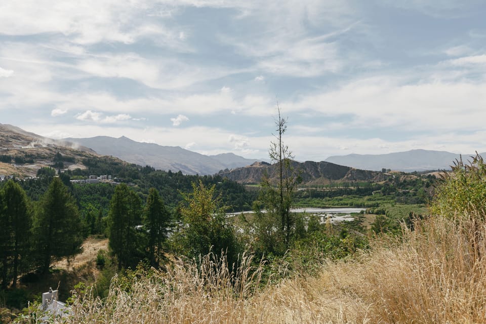 Lovely Mountain/River view with Coronet Peak only 20 mins away