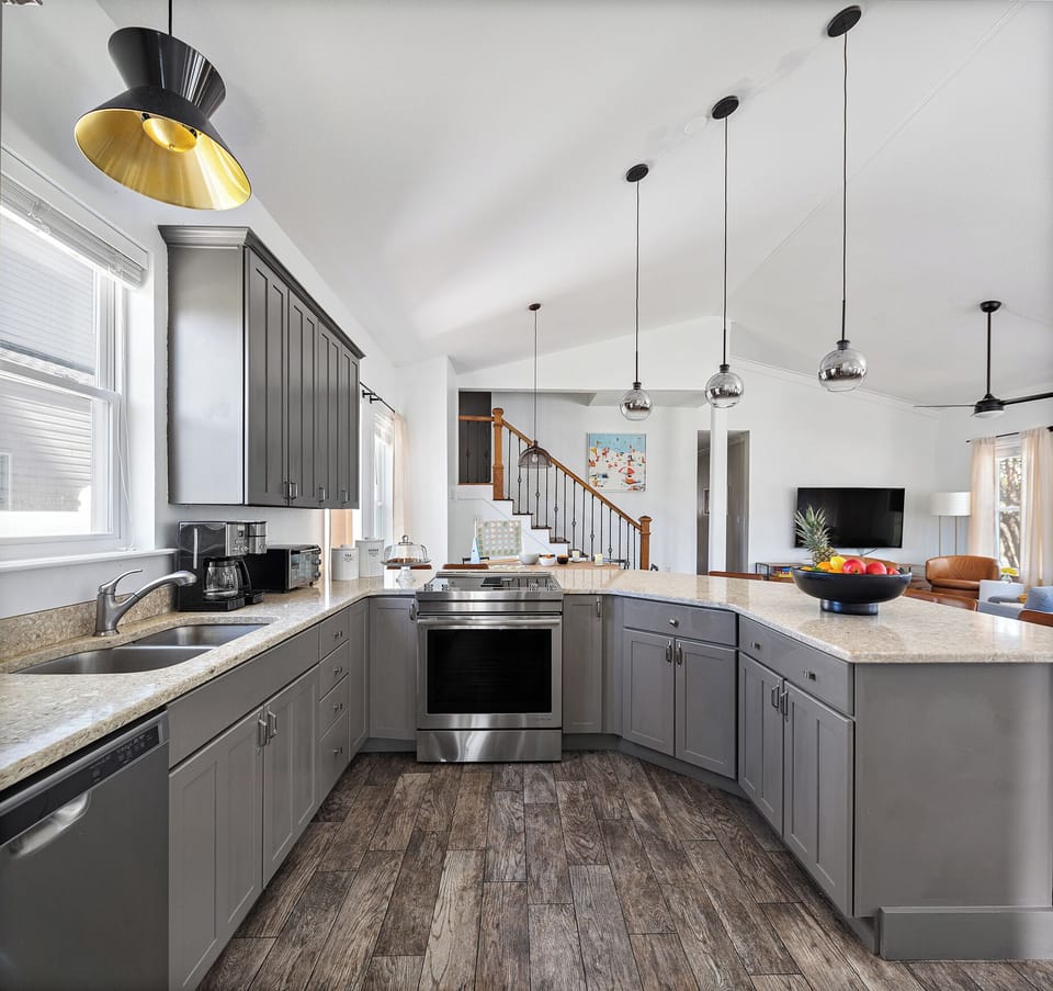 Fully equipped kitchen.
