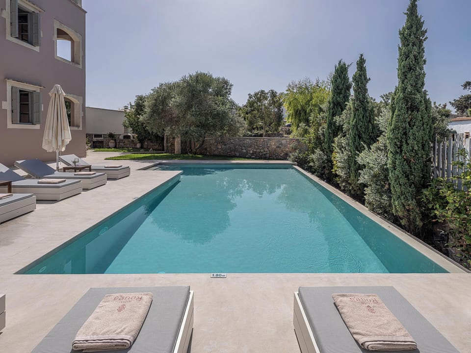 A private, 52 sq.m. saltwater swimming pool, starting at 0,9-1.8 m deep with step access.