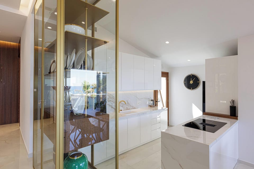 Fully equipped kitchen with all modern appliances