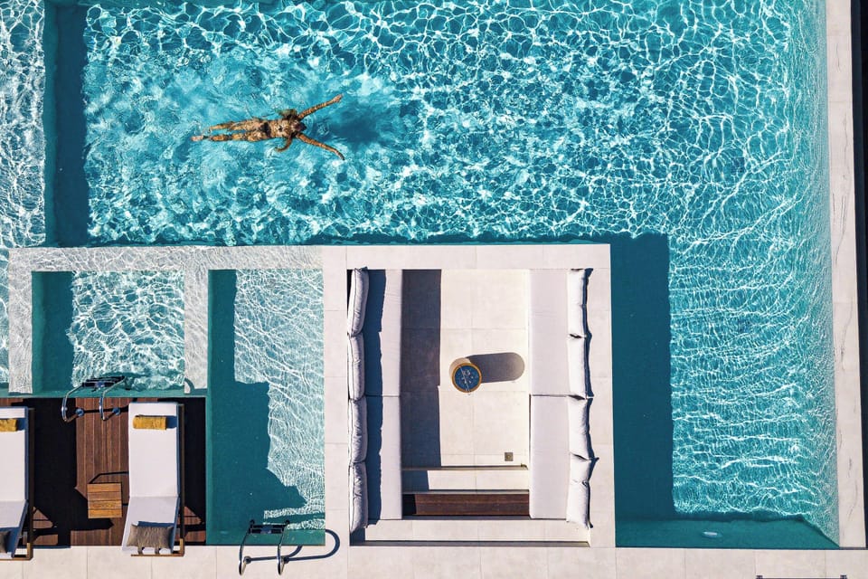 A 7 sq.m. children’s pool with 0,70 m depth, is also available