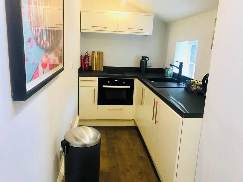 Kitchen with Washer/Dryer