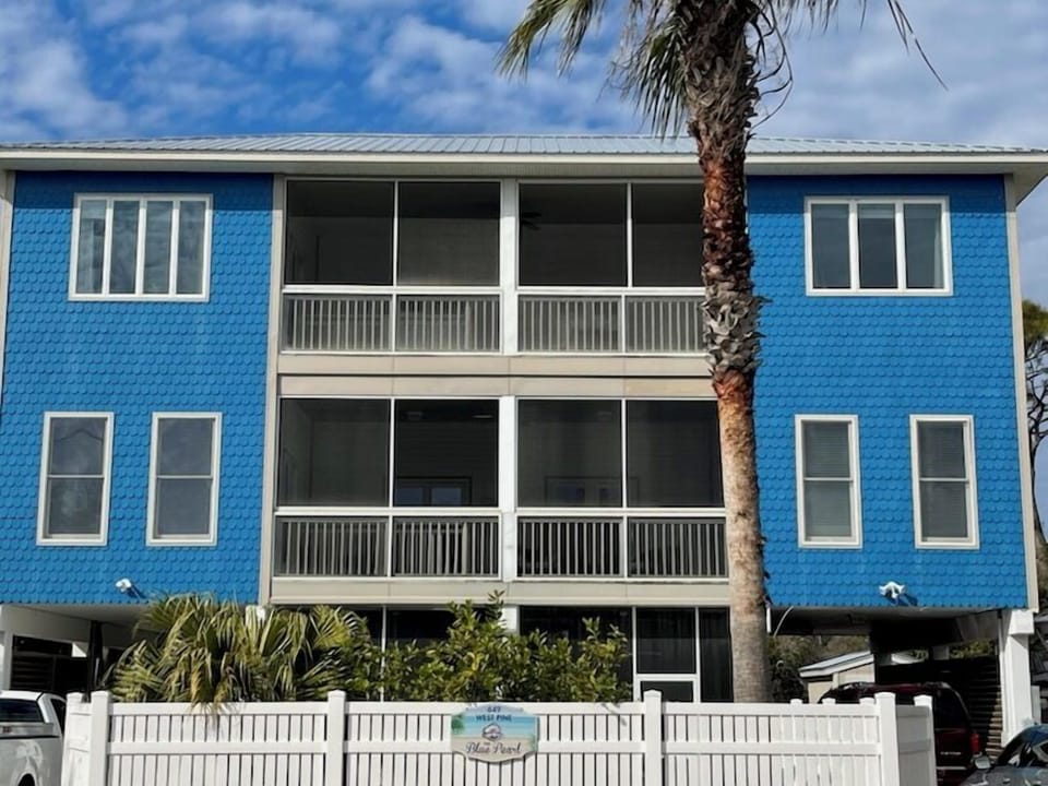 Exterior of The Blue Pearl